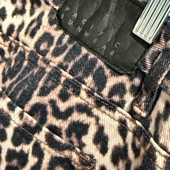PacSun Casey Leopard Print Wide Leg Jeans Size 28 Like New!!! - Picture 3 of 11